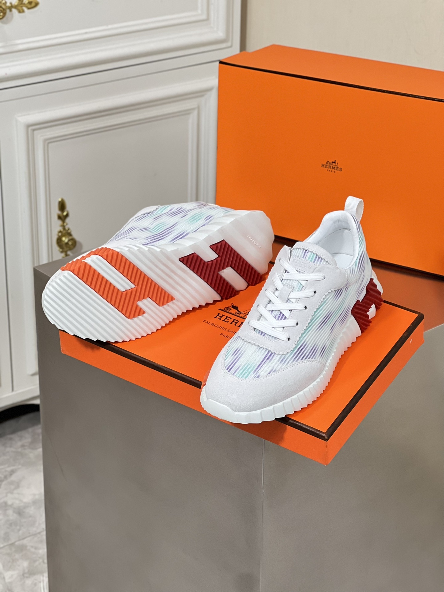 ••New Products•• HERME* High-end Men's Sports • Casual Shoes.