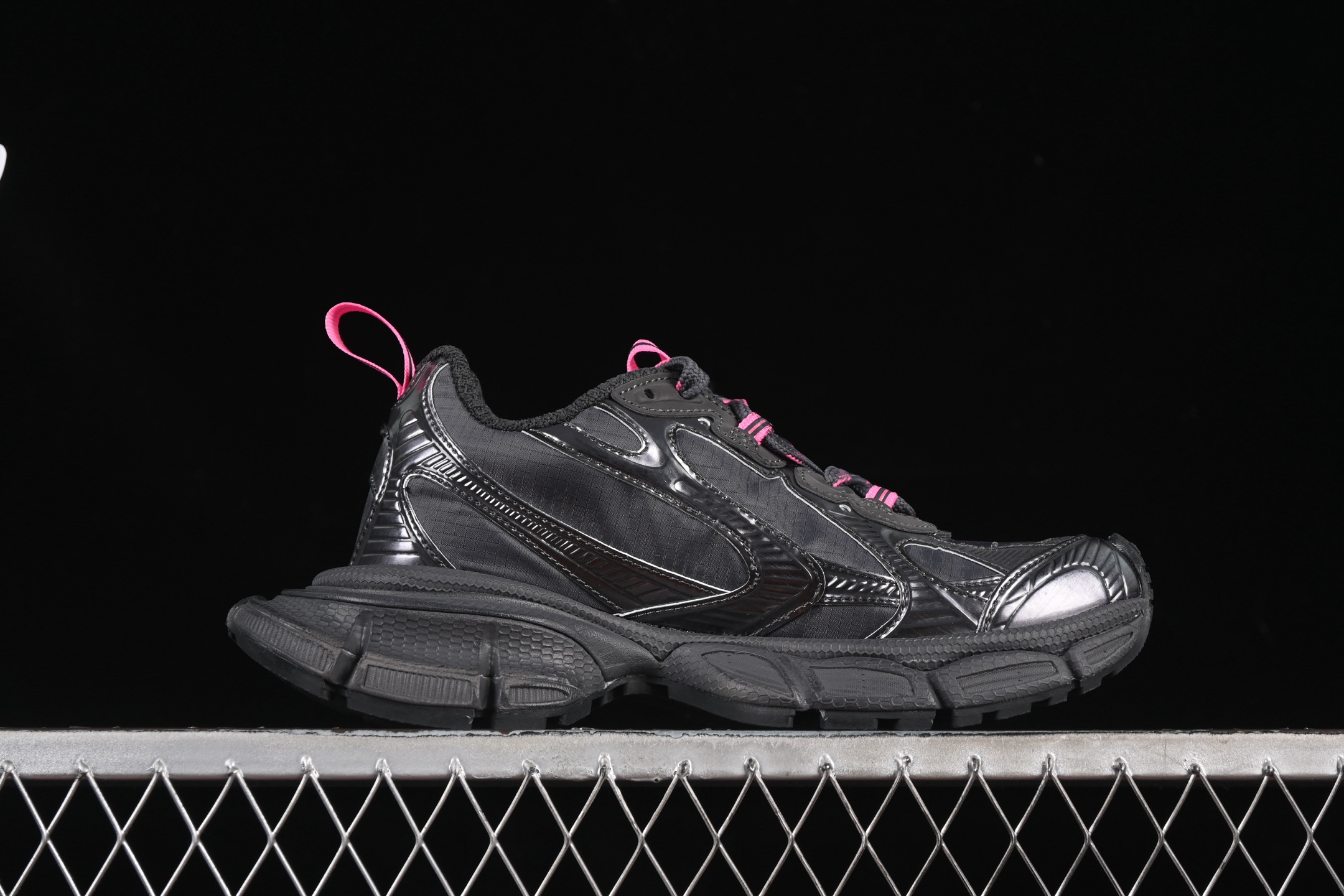 Balenciaga's tenth-generation trend-setting running shoes model WXLCR1150