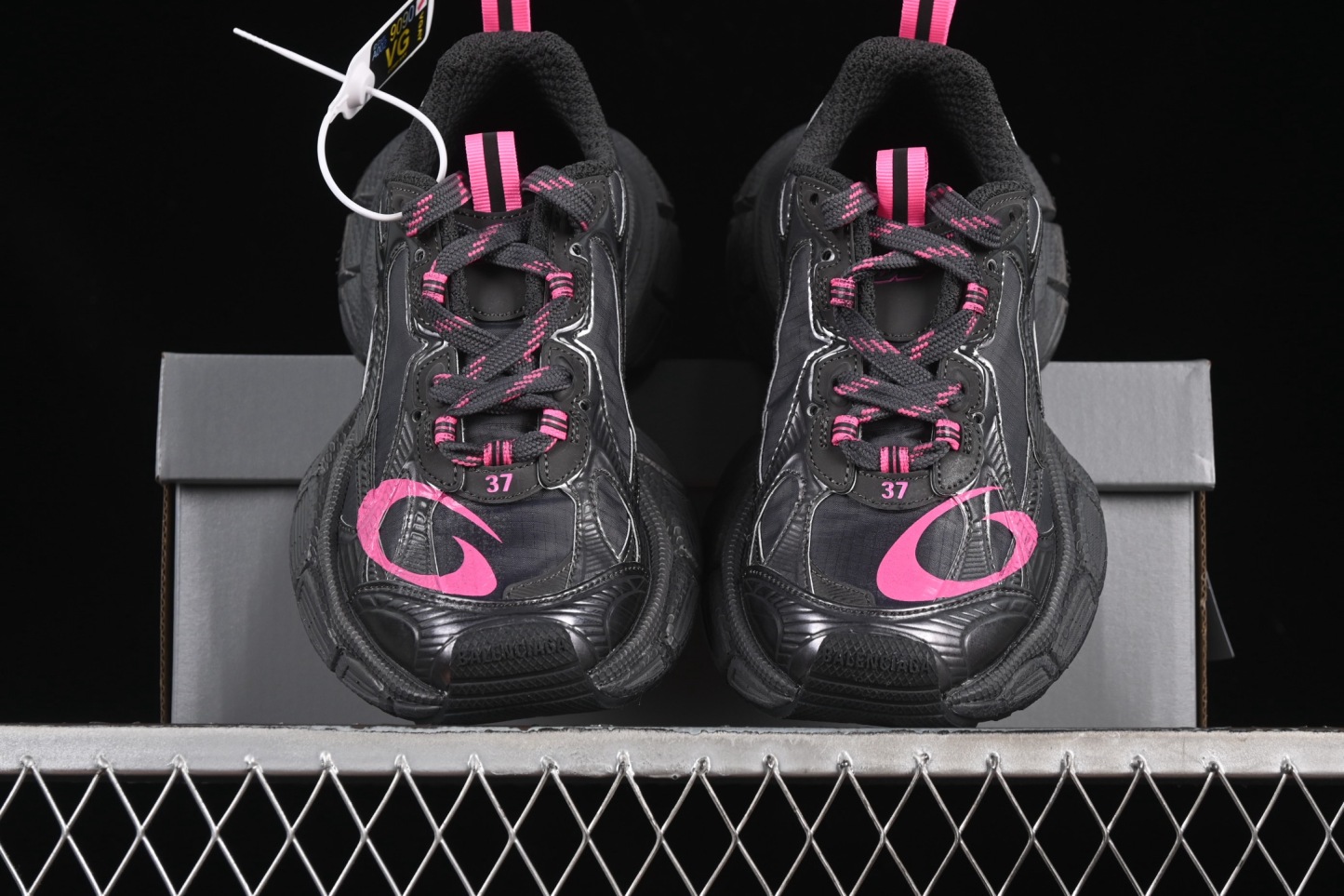 Balenciaga's tenth-generation trend-setting running shoes model WXLCR1150