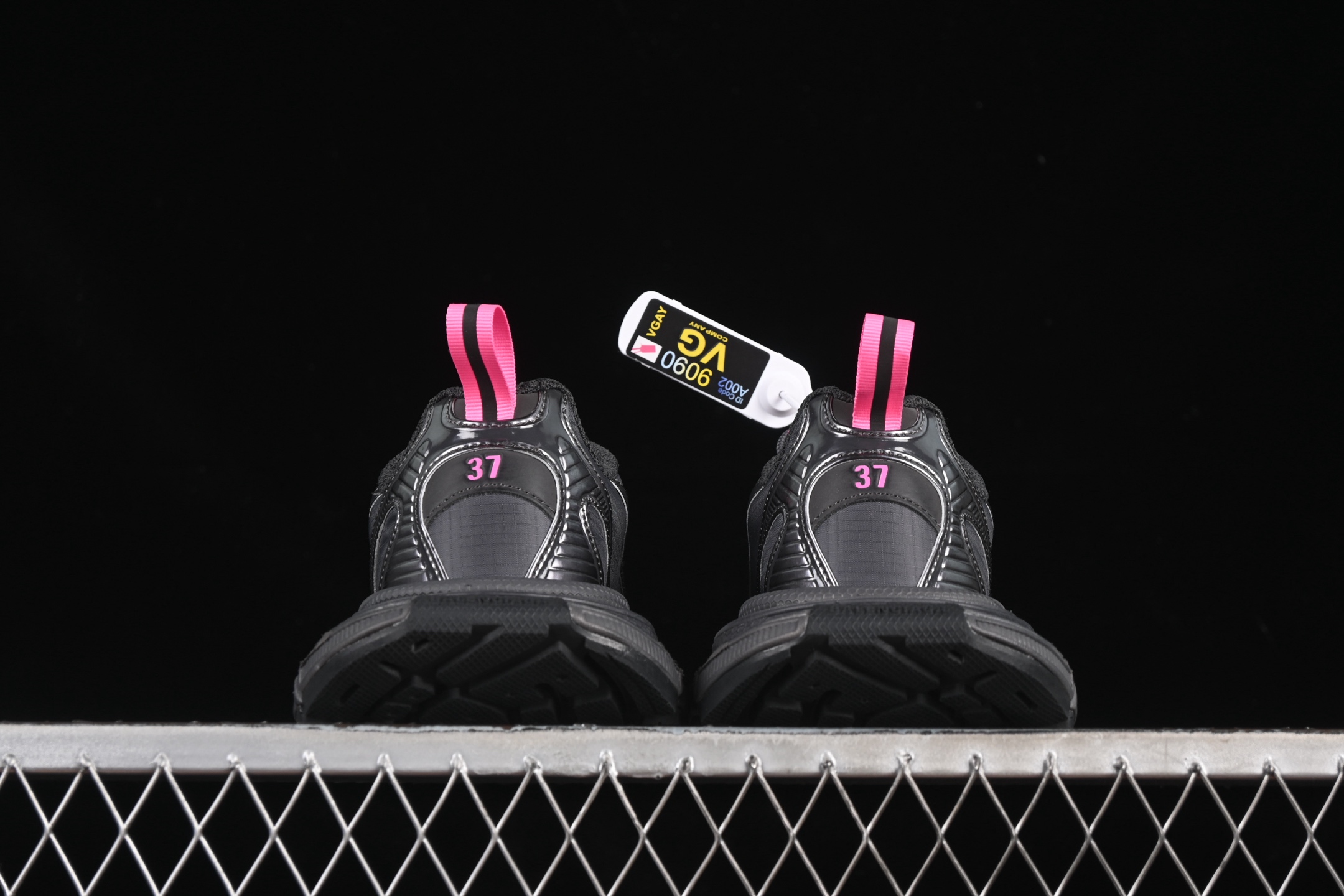 Balenciaga's tenth-generation trend-setting running shoes model WXLCR1150