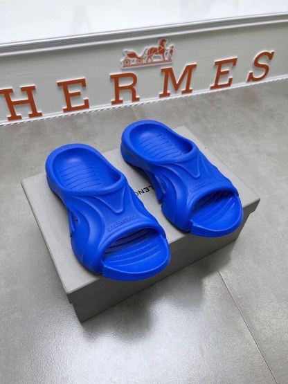 Balenciaga 🔥 New model is on the shelves🔥 Balenciaga mold closed special-shaped slippers