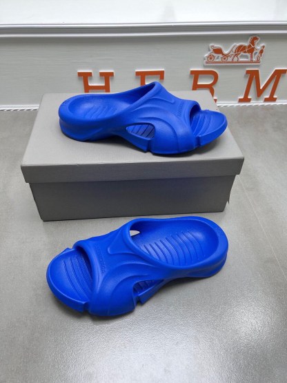 Balenciaga 🔥 New model is on the shelves🔥 Balenciaga mold closed special-shaped slippers