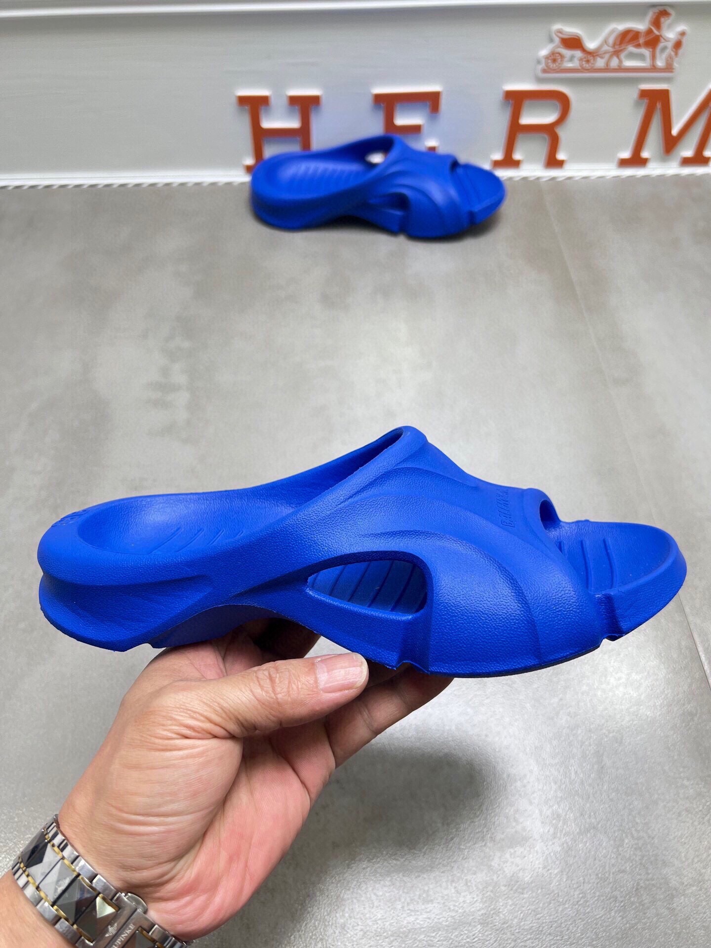 Balenciaga 🔥 New model is on the shelves🔥 Balenciaga mold closed special-shaped slippers