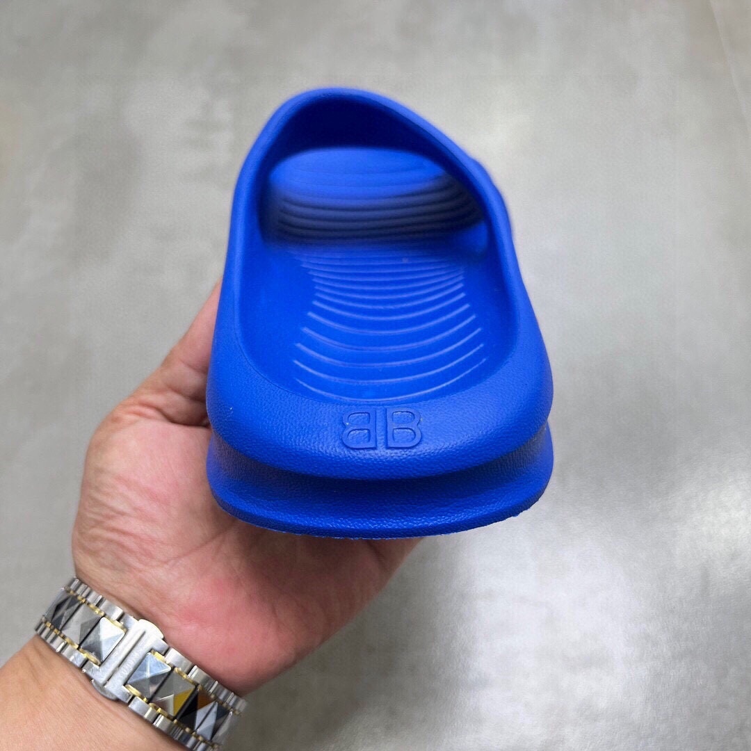 Balenciaga 🔥 New model is on the shelves🔥 Balenciaga mold closed special-shaped slippers