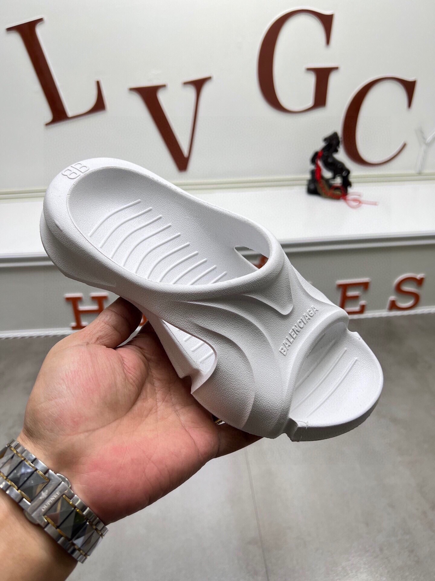 Balenciaga 🔥 New model is on the shelves🔥 Balenciaga mold closed special-shaped slippers