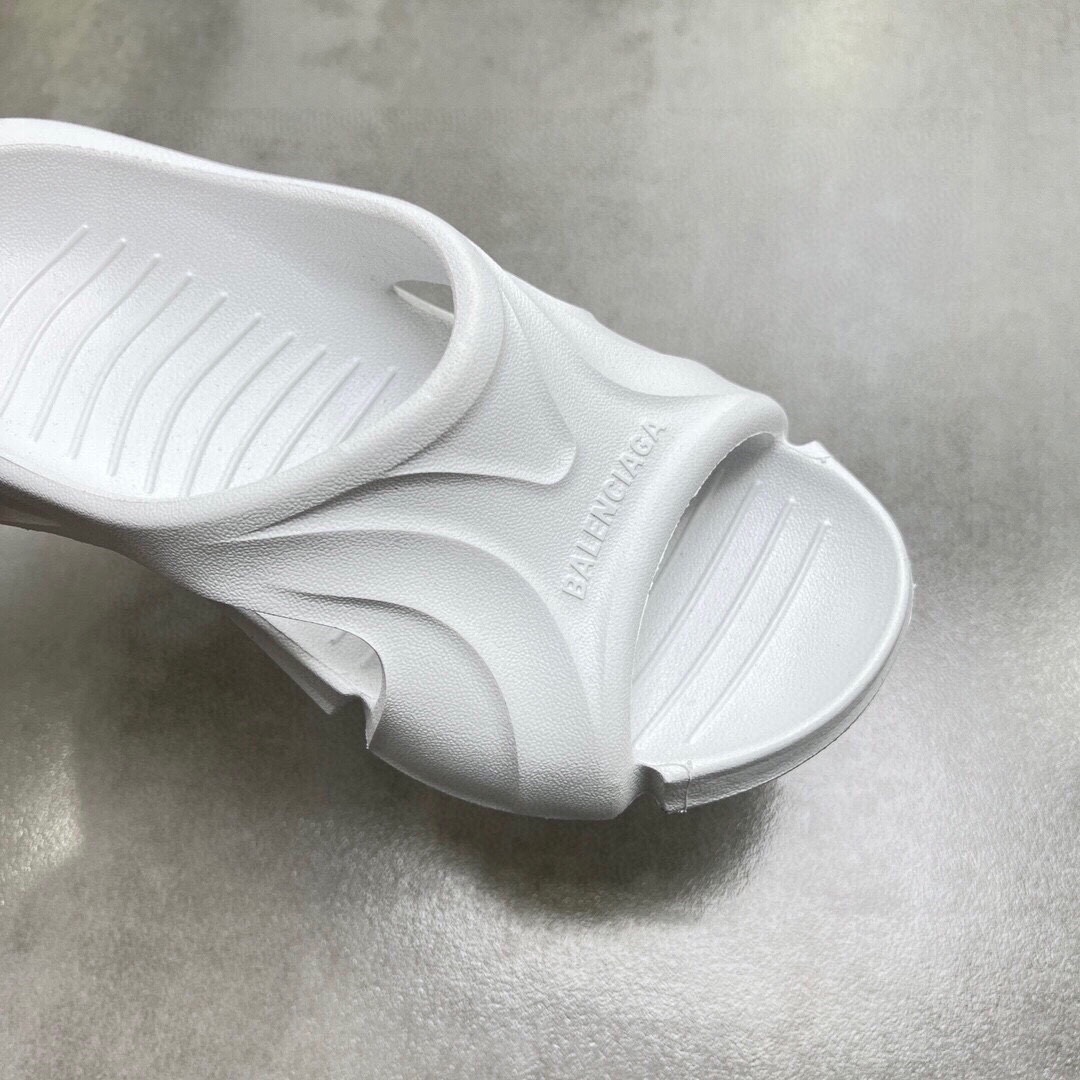 Balenciaga 🔥 New model is on the shelves🔥 Balenciaga mold closed special-shaped slippers