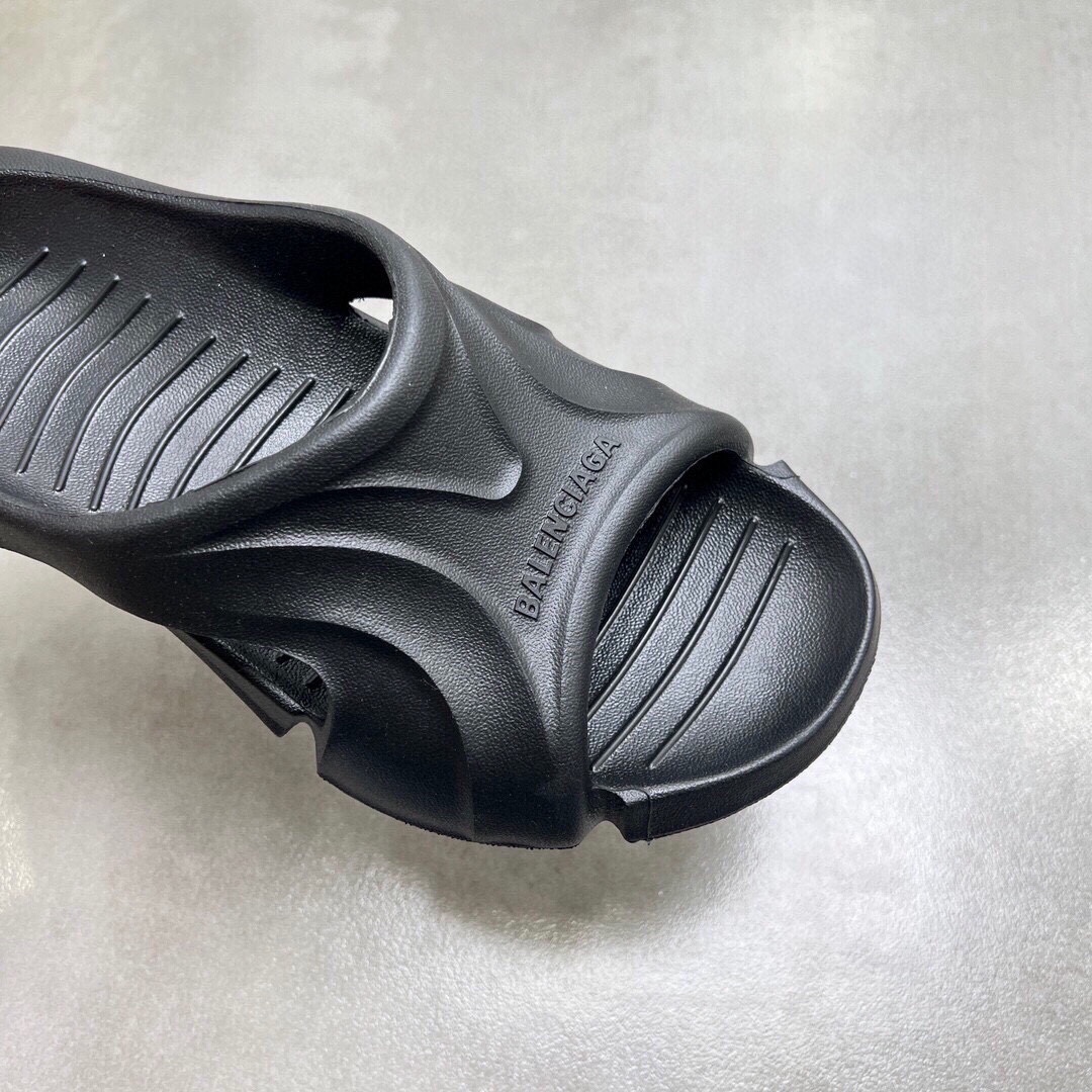Balenciaga 🔥 New model is on the shelves🔥 Balenciaga mold closed special-shaped slippers