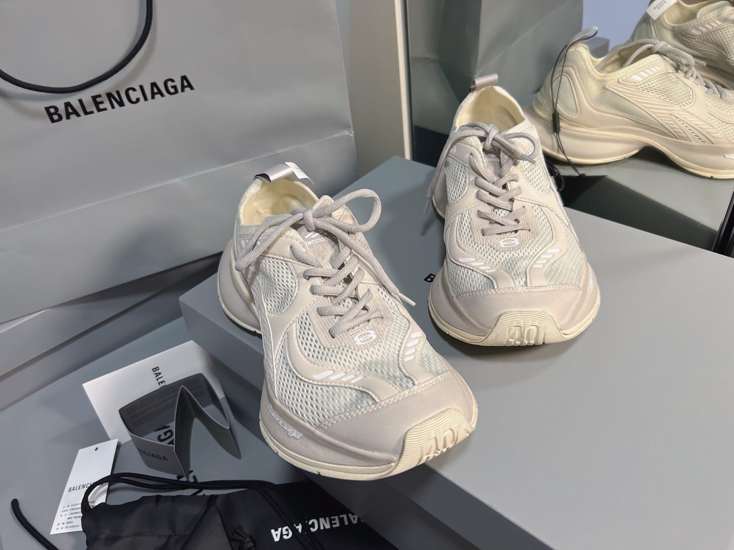Balenciaga New models have been shipped