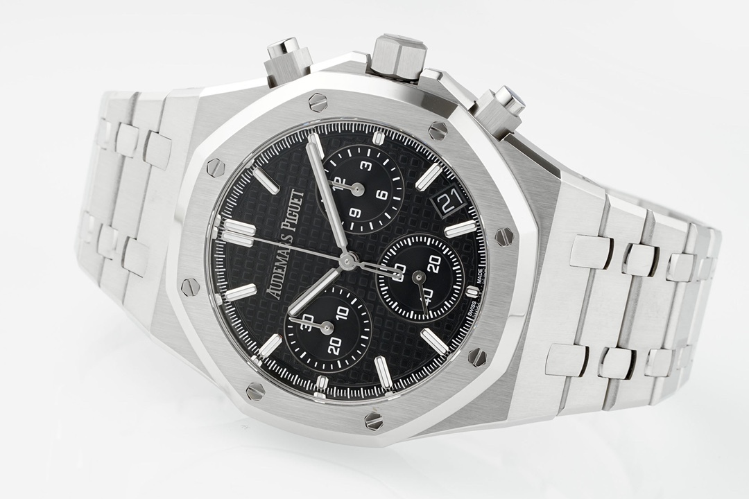 AP's new Royal Oak series 26240