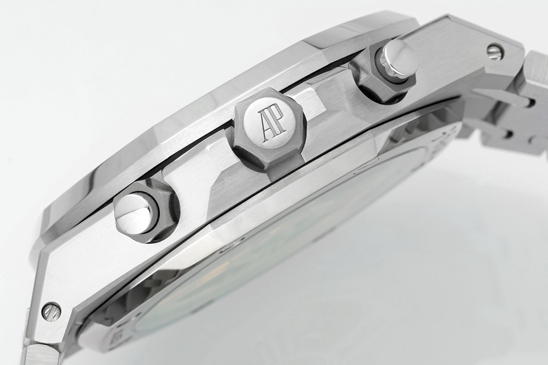 AP's new Royal Oak series 26240