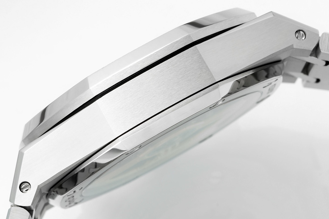 AP's new Royal Oak series 26240