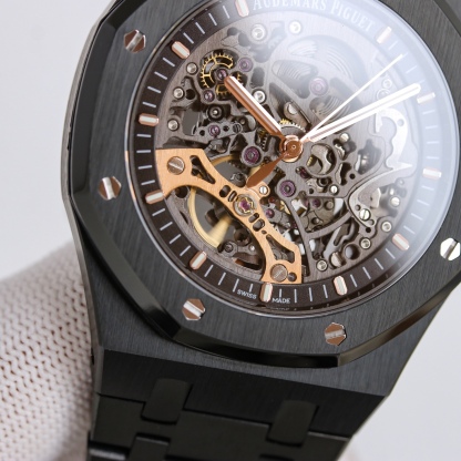 New model of Audemars Piguet Royal Oak Offshore men's mechanical watch, reference number 15407ST.OO.1220ST.01