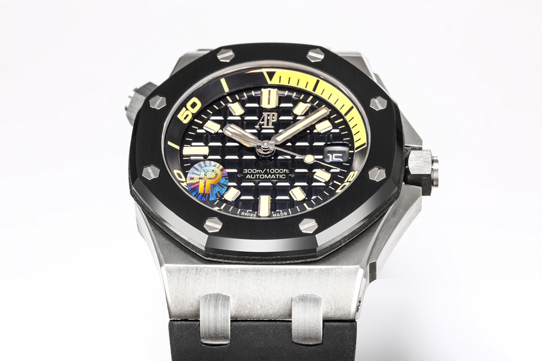 IP Factory hasreleased the AP Audemars Piguet Offshore Quick Release Function Dive Watch—model 15720.