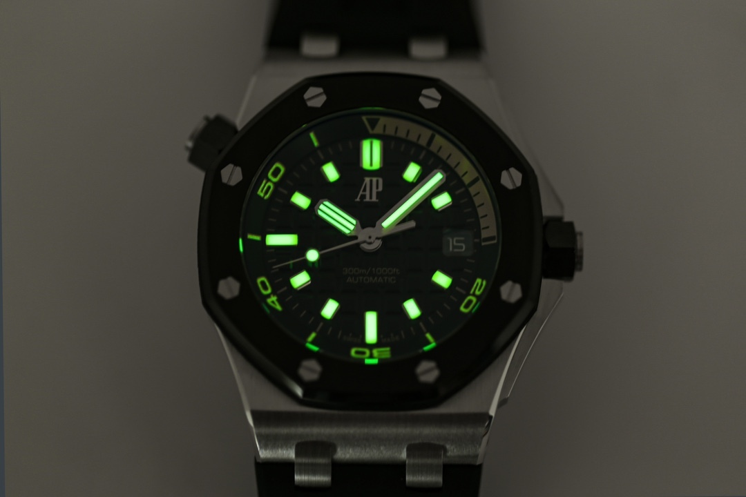 IP Factory hasreleased the AP Audemars Piguet Offshore Quick Release Function Dive Watch—model 15720.