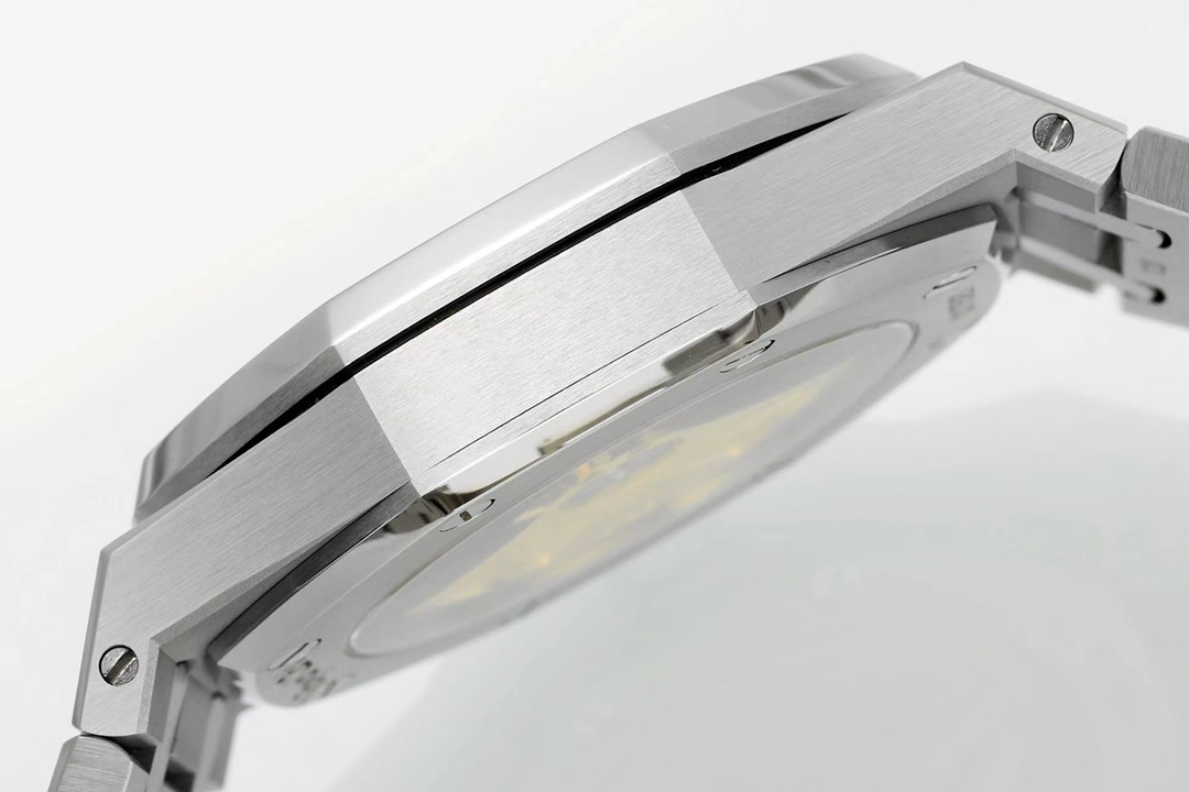 IPF —— The first global release of the 37mm colored diamond version: Audemars Piguet Royal Oak series 15450ST