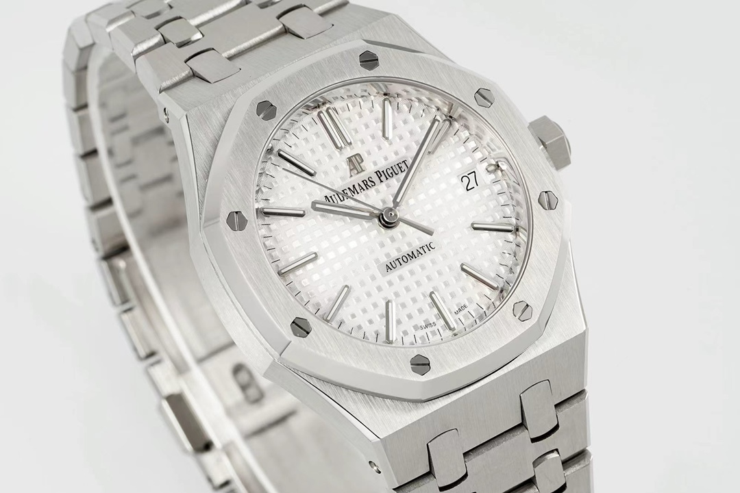 IPF —— The first global release of the 37mm colored diamond version: Audemars Piguet Royal Oak series 15450ST