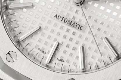 IPF —— The first global release of the 37mm colored diamond version: Audemars Piguet Royal Oak series 15450ST