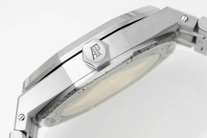 IPF —— The first global release of the 37mm colored diamond version: Audemars Piguet Royal Oak series 15450ST