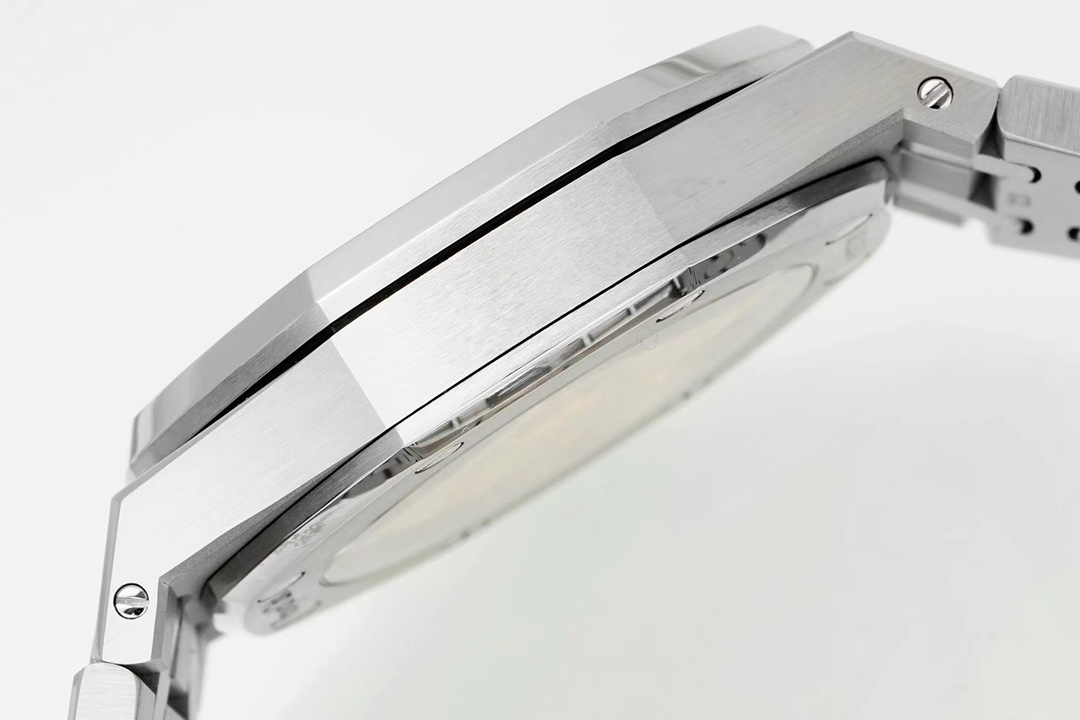 IPF —— The first global release of the 37mm colored diamond version: Audemars Piguet Royal Oak series 15450ST