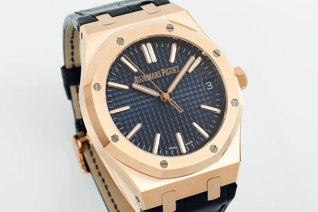 IPF has launched the new AP Royal Oak '50th Anniversary' series 15510ST!