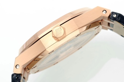 IPF has launched the new AP Royal Oak '50th Anniversary' series 15510ST!