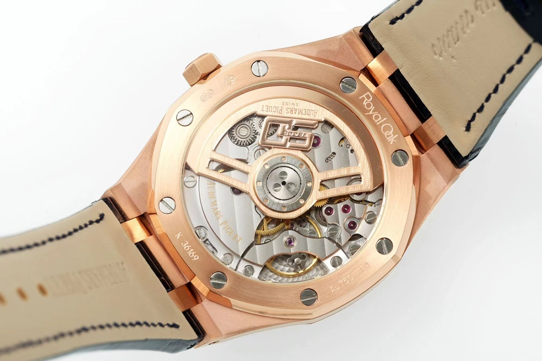 IPF has launched the new AP Royal Oak '50th Anniversary' series 15510ST!