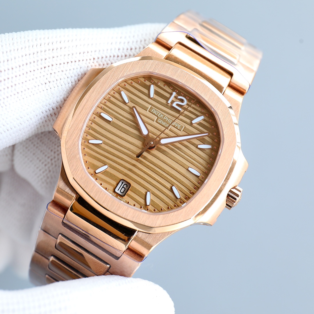 Patek Philippe's elegant sports Aquanaut Lady watch model PP7118 has arrived powerfully.