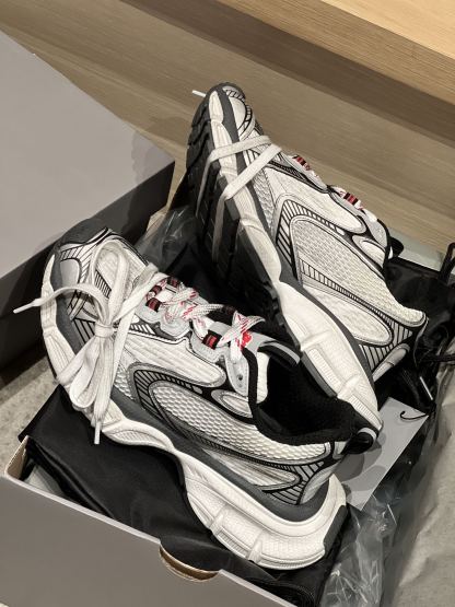 Balenciaga's latest bestseller for the Spring/Summer 2023 season, size 3XL.