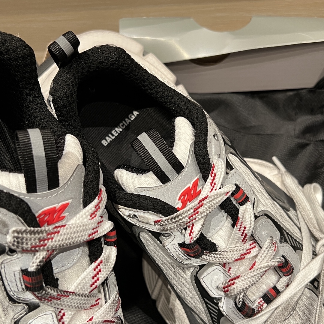 Balenciaga's latest bestseller for the Spring/Summer 2023 season, size 3XL.