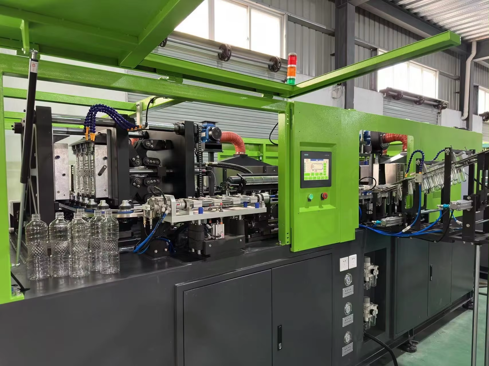 LT-F4-2L full automatic 4 cavity 2L PET stretching blow molding machine