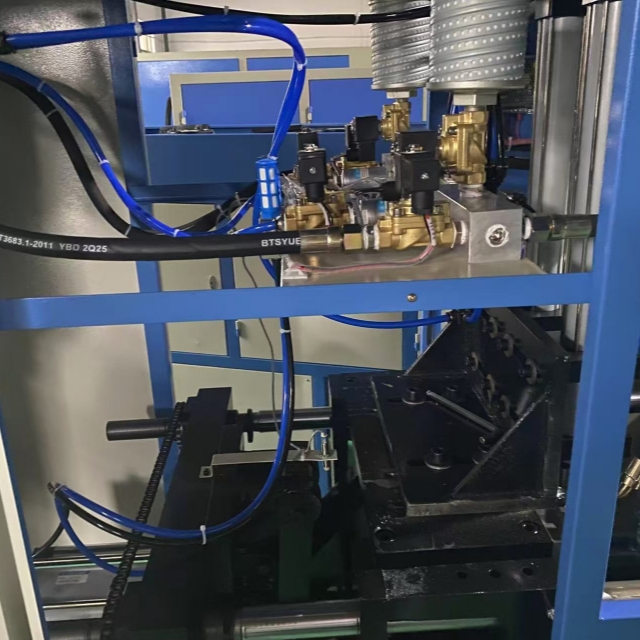 LT-S2-5L semi automatic 2 cavity 5L PET stretching blow molding machine