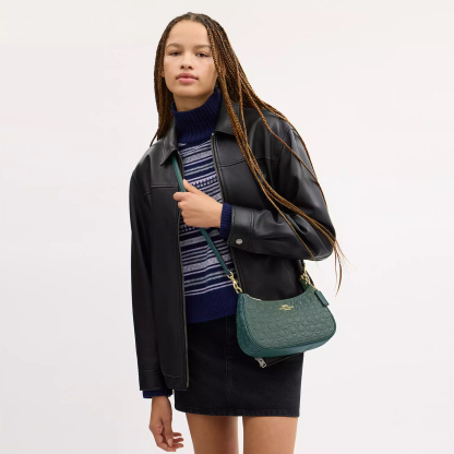 Teri Shoulder Bag In Blocked Signature Leather