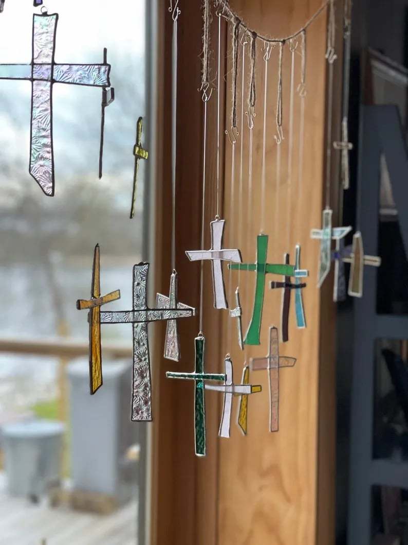 ✨Cross Suncatcher – Let God’s Light Shine Through Your Home with Beautiful Rainbow Blessings!🌈