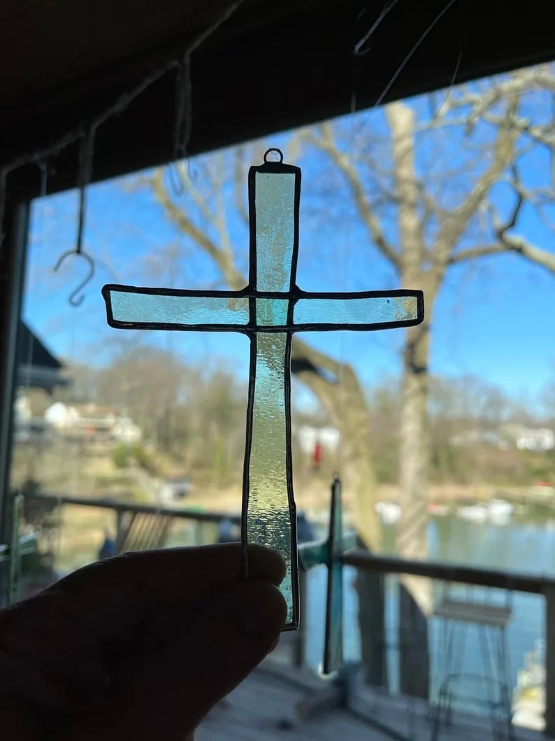 ✨Cross Suncatcher – Let God’s Light Shine Through Your Home with Beautiful Rainbow Blessings!🌈