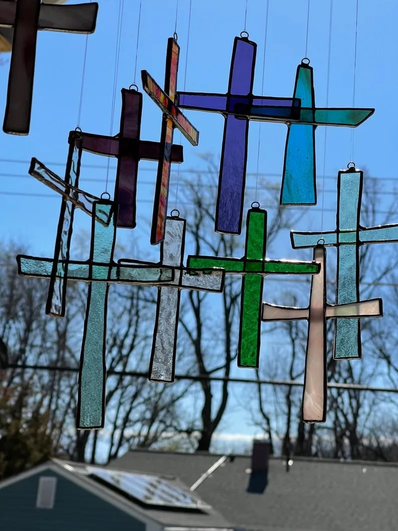 ✨Cross Suncatcher – Let God’s Light Shine Through Your Home with Beautiful Rainbow Blessings!🌈