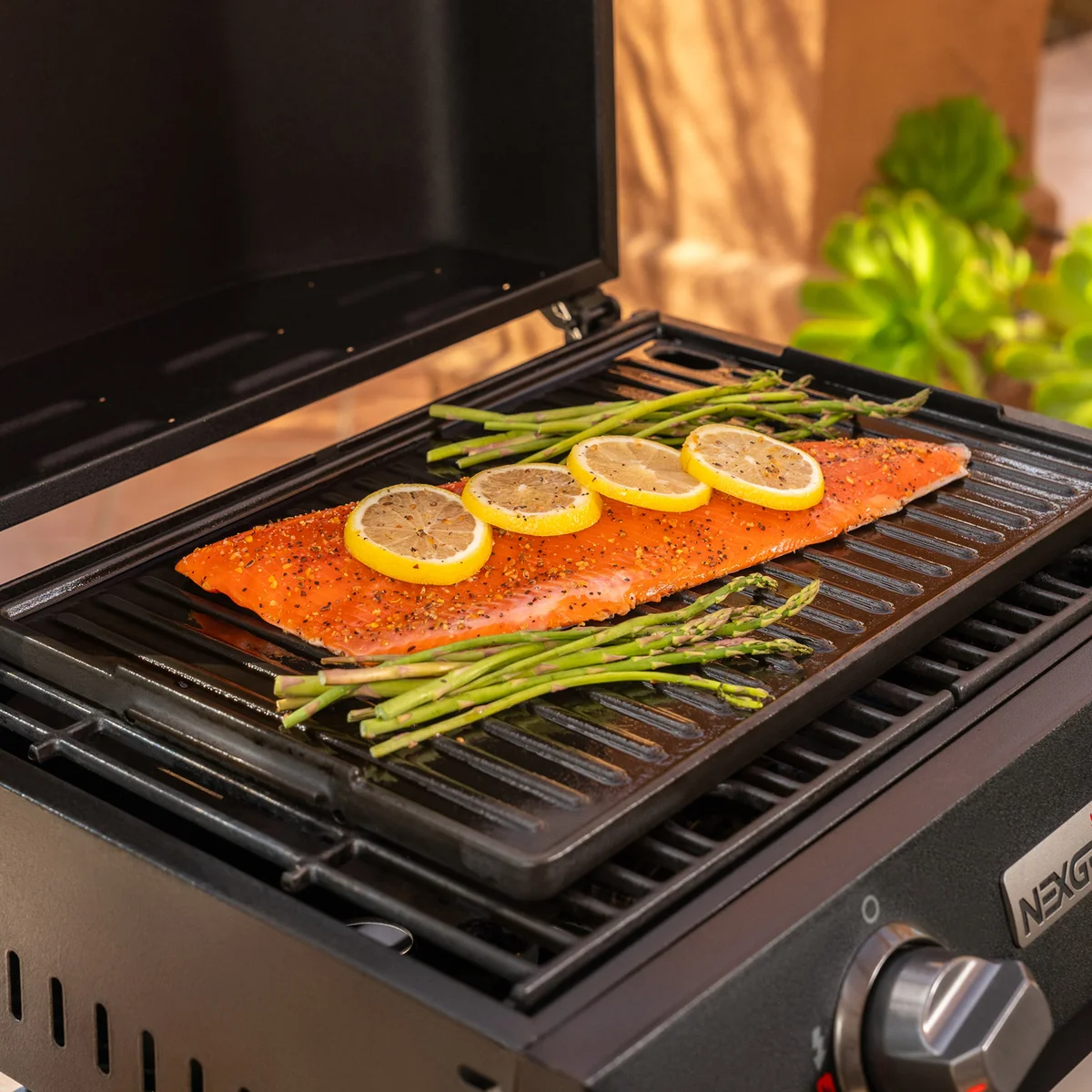 🔥This Week's Special Clearance Sale🔥Nexgrill X4 Fortress 4-in-1 Grill and Pizza Oven with Griddle and Sear Plate includes Cover