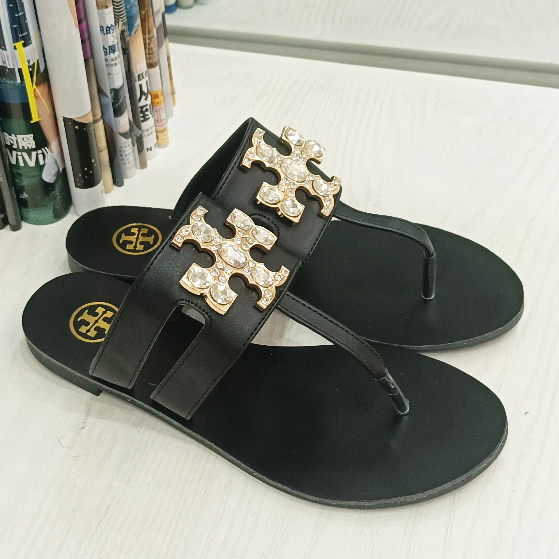 Flat outing Slippers