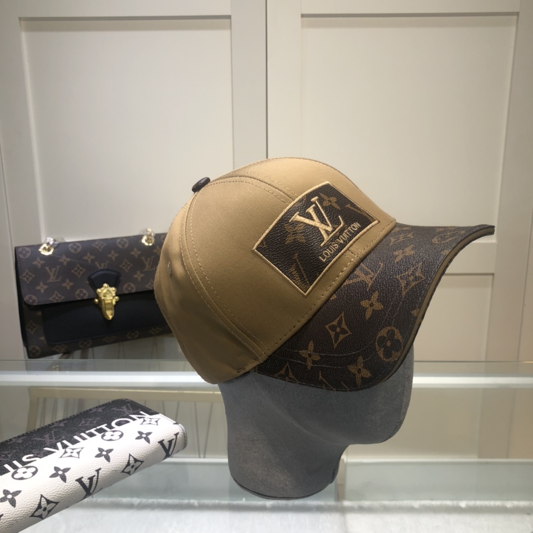 FASHIONABLE FOUR-LEAF CLOVER DOME BASEBALL CAP