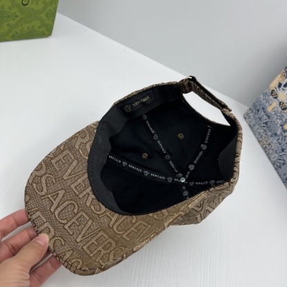 LA MEDUSA EMBROIDERED BASEBALL CAP