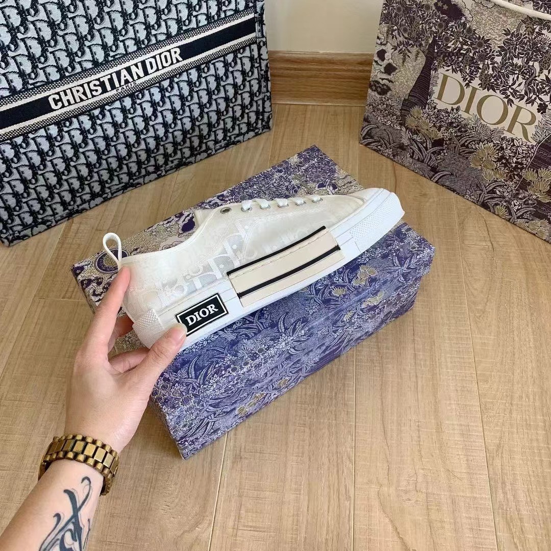 B23 Low-Top Sneaker White Oblique Canvas