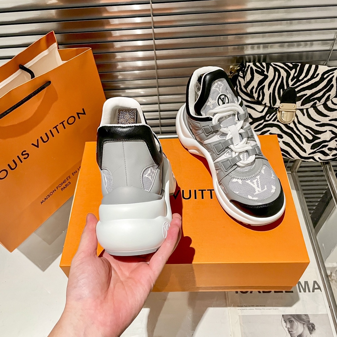 Women's Archlight Sneaker