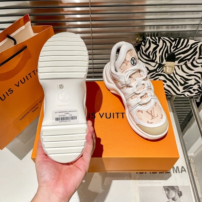 Women's Archlight Sneaker