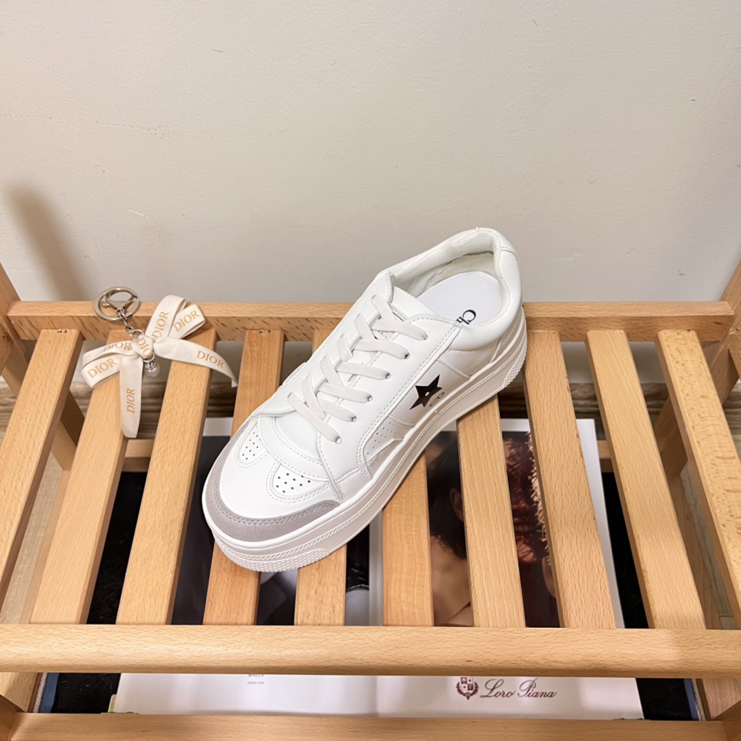 Star Platform Sneaker