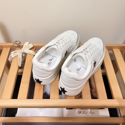 Star Platform Sneaker