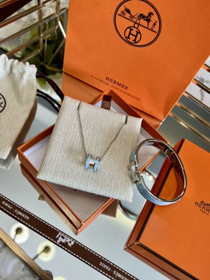 Clic H bracelet + Pop H pendant