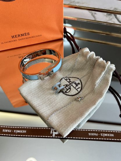 Clic H bracelet + Pop H pendant