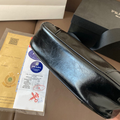 Re-Edition 2005 leather bag