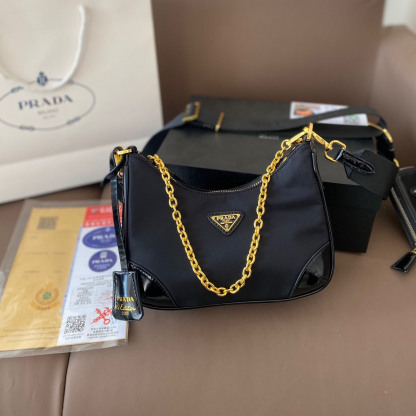 Re-Edition 2005 leather bag