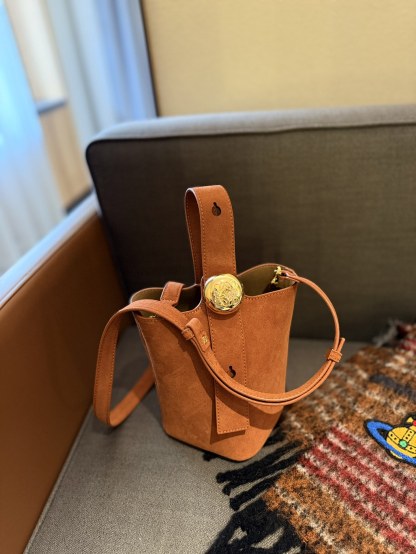 Pebble Bucket bag in soft grained calfskin