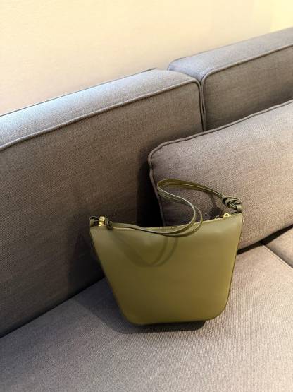 Hammock hobo in classic calfskin